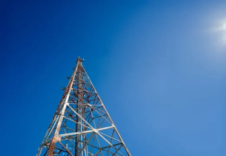 Indosat Prediksi Kenaikan Trafik Dua Digit di Jakarta Raya, Perkuat Kapasitas 454 BTS Hadapi Nataru 2025/2026
