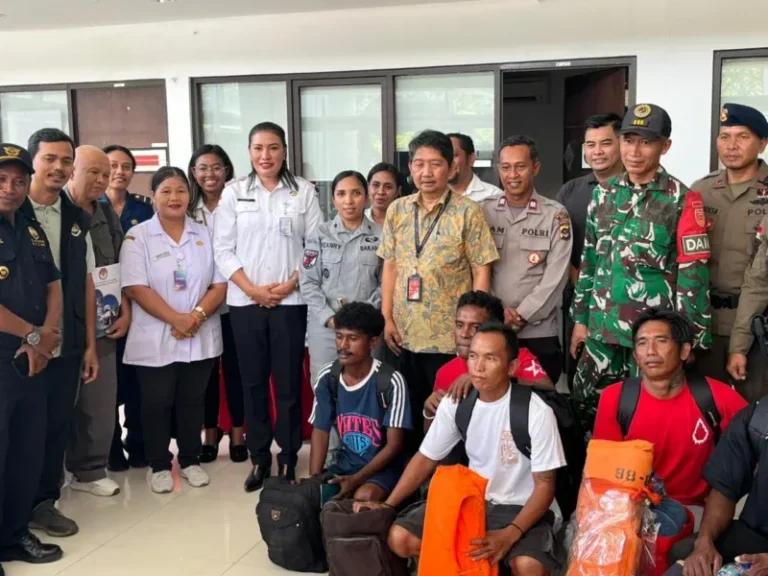 Bakamla RI Bantu Kepulangan Enam Nelayan WNI dari Timor Leste