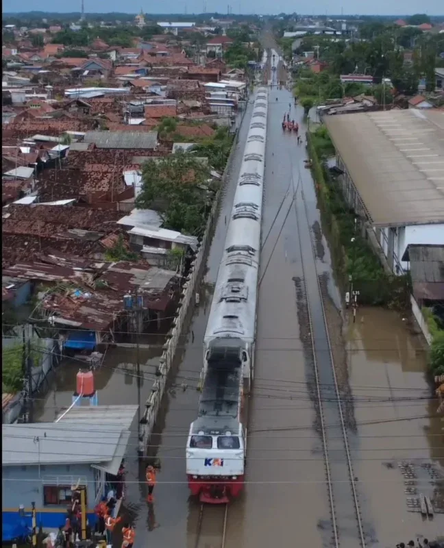 Genangan Air Meluas di Sejumlah Titik, KAI Lakukan Rekayasa Pola Operasi dan Pembatalan Perjalanan KA