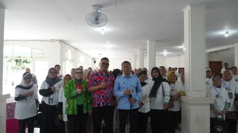 Uya Kuya Sosialisasikan Pentingnya Program Makan Bergizi Gratis kepada Warga Cipulir