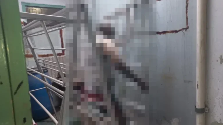 Pria Tanpa Identitas Ditemukan Tewas Tergantung di Rumah Kosong Kawasan Kesambi