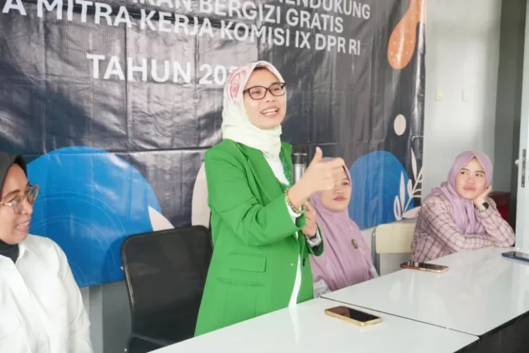 Neng Eem Marhamah dan BGN Dorong Penguatan Gizi Anak Lewat Sosialisasi Program MBG di Ciwalen, Cianjur