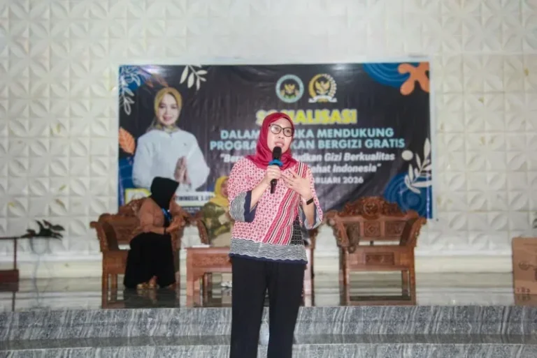 Komisi IX DPR Tekankan Evaluasi dan Penguatan Ekonomi Lokal dalam Sosialisasi MBG di Cilacap