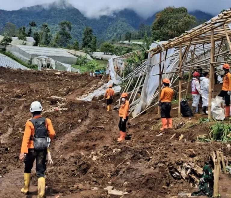 Hari Kesembilan Pencarian Longsor Cisarua, 74 Jenazah Ditemukan, Enam Korban Masih Hilang