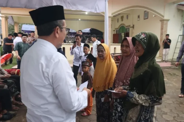 Safari Ramadan di Pabedilan, Bupati Imron Ajak Sinergi dan Jaga Lingkungan