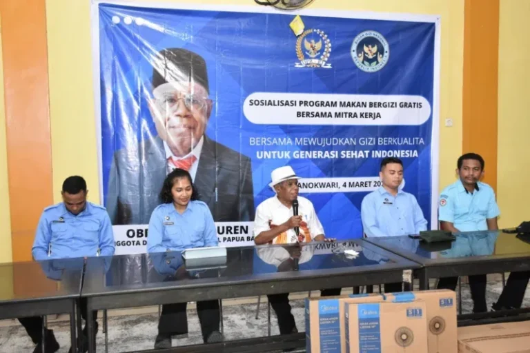 Obet Rumbruren Tegaskan Komitmennya Untuk Kawal Program MBG di Manokwari
