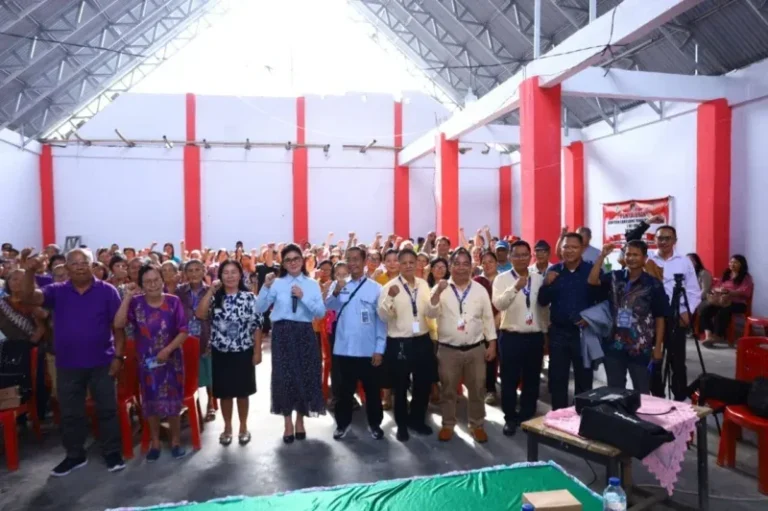 Sosialisasi Makan Bergizi Gratis di Minahasa, Felly Estelita Sebut MBG Dapat Menjadi Contoh Orang Tua dalam Penyajian Makanan dan Pemenuhan Gizi Anak