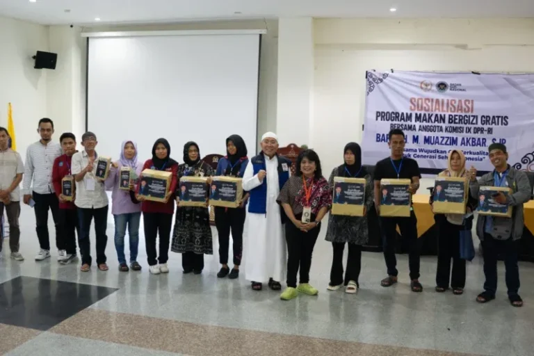Muazzim Akbar Tegaskan Kebermanfaatan MBG dalam Mendorong Kesehatan dan Pendidikan Generasi Muda