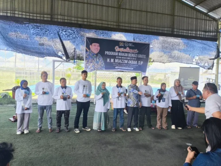 Program MBG Hadir di Desa Dasan Griya Perluat Komitmen Pemerintah Terhadap Peningkatan Gizi Masyarakat 