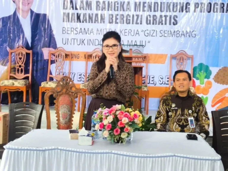 Sosialisasi Program Makan Bergizi Gratis di Bitung, Felly Runtuwene Ajak Masyarakat Perkuat Kolaborasi Atasi Masalah Gizi Anak