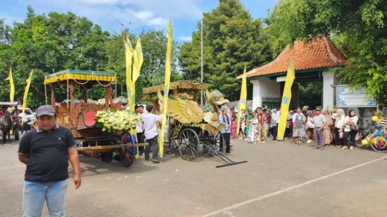 Kirab Budaya Pangeran Pulasaren Meriah, Dorong Pelestarian Tradisi dan Wisata Berbasis Budaya di Pekalipan